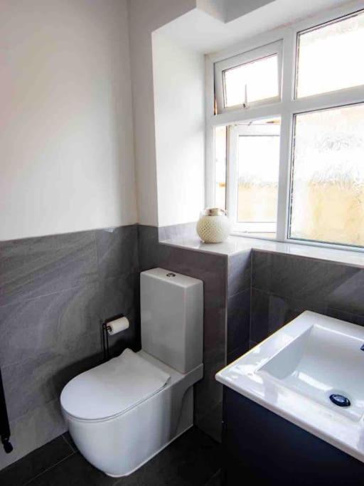1 Bedroom Self Contained Apartment In Christchurch Winkton Exterior foto